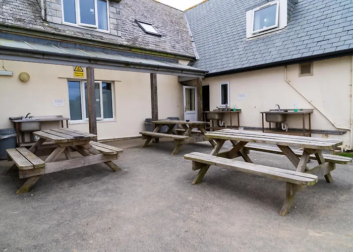 Yha Treyarnon Bay
