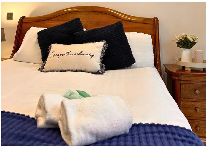 16 Queen Avenue Collection By Happy Days Liverpool, United Kingdom