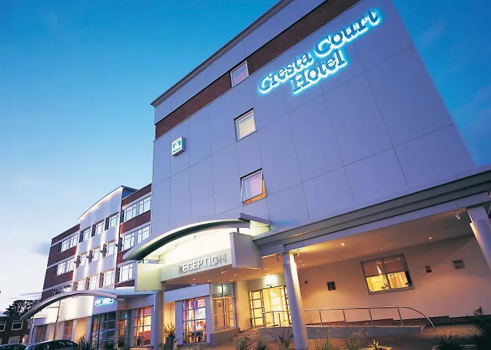 Cresta Court Hotel
