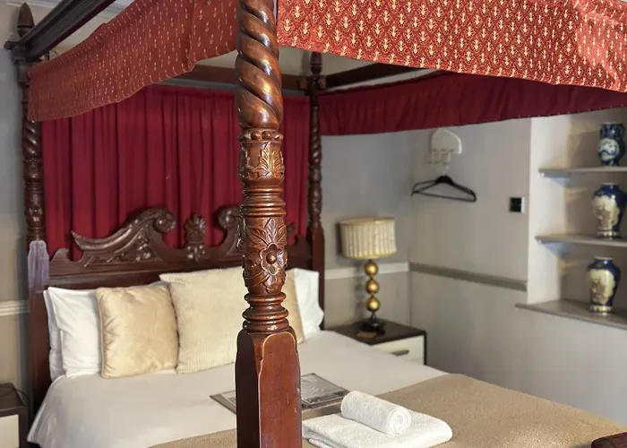 The George Hotel