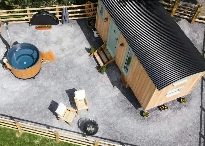 Elephant View Shepherds Hut