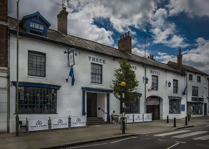 Three Swans , , Berkshire - The Coaching Group