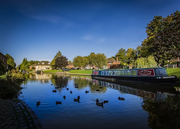 Three Swans , , Berkshire - The Coaching Group