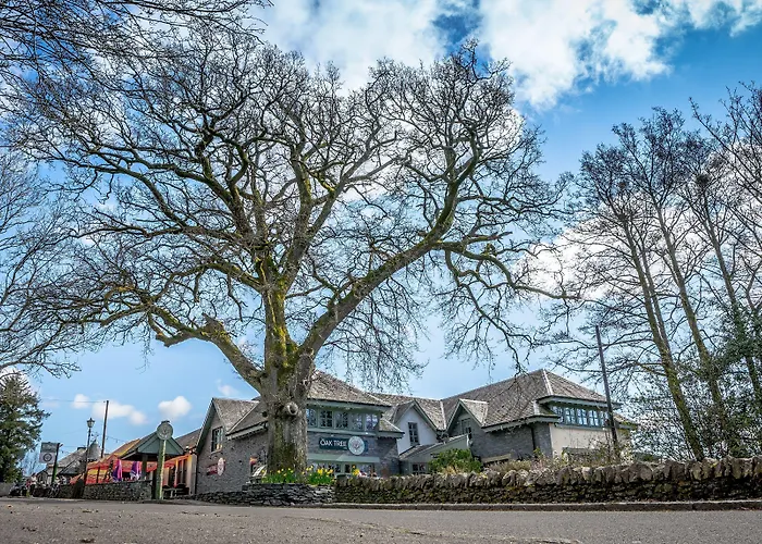 Oak Tree Inn