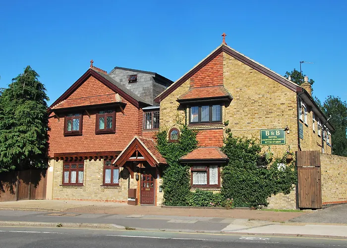 Oakwood Bed And Breakfast Heathrow