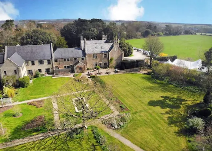 Stanton Manor