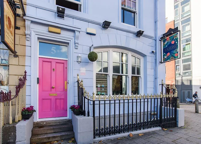 Jolyon'S Boutique Hotel