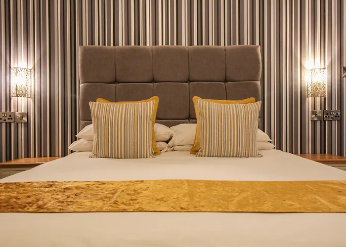 Travel And Holiday Lodge