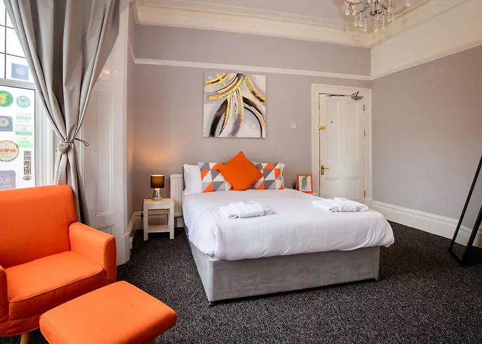 The Alexander - Hotel By Tifa Stays