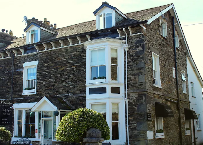 Holly Lodge Guest House With Free Off Site Health Club