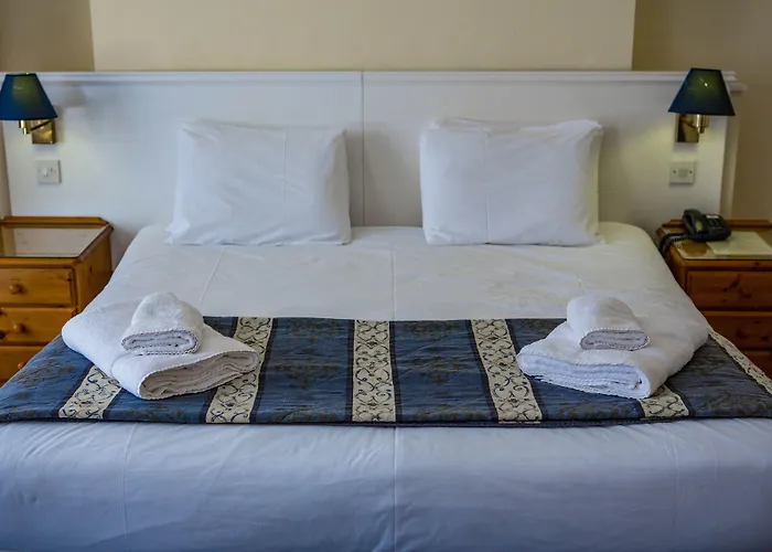 Yelf'S Hotel