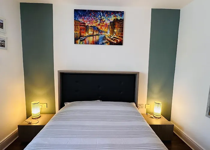 Grand Central Apartments, Centro
