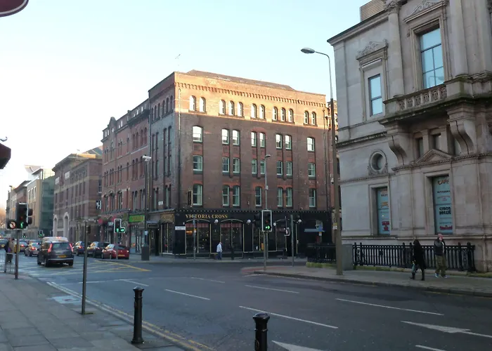 Base Serviced Apartments - Sir Thomas Street