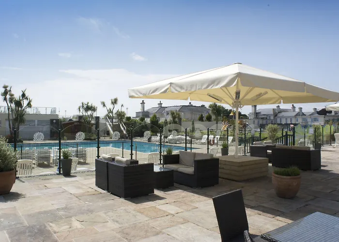 Tlh Carlton Hotel - Tlh Leisure, Entertainment And Spa Resort