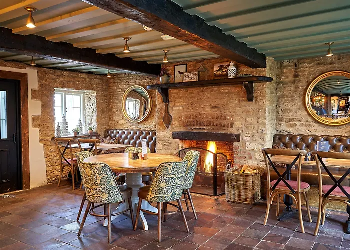 Horse And Groom Inn
