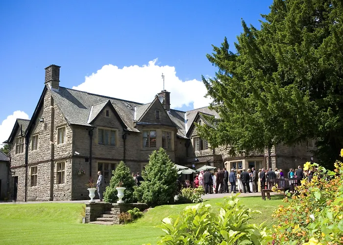 Maes Manor Country