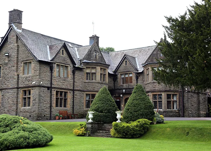 Maes Manor Country