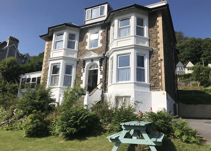 Cairn House - Bed & Breakfast