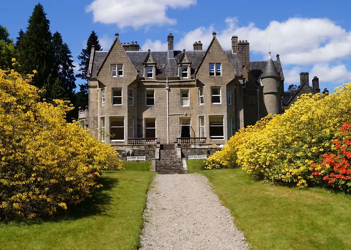 Glengarry Castle Hotel