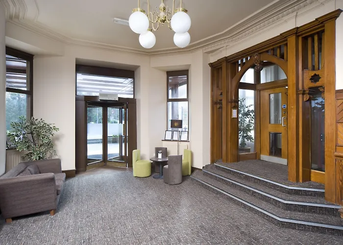 The Tarbet Hotel