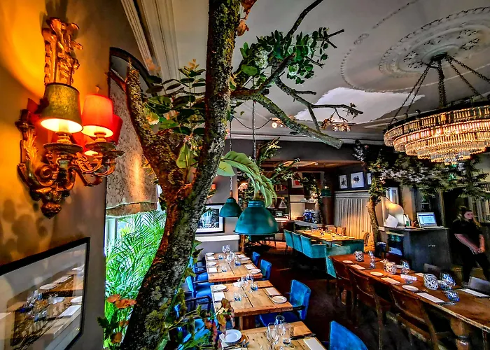 Ox Hotel, Bar, & Grill