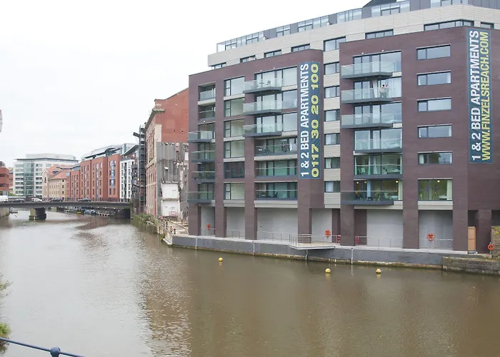 Cleyro Serviced Apartments - Finzels Reach