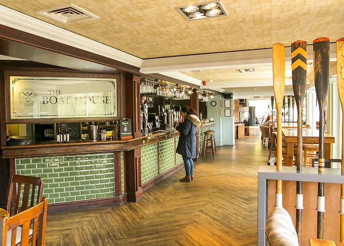 The Boathouse Inn & Riverside Rooms