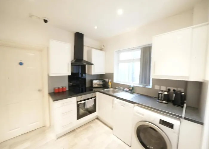 Private Bathroom Rooms- Near Heathrow - Near Shops