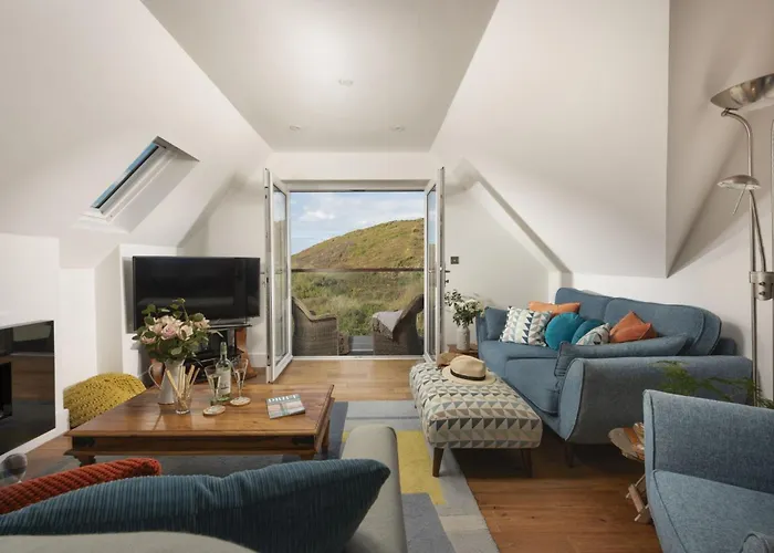 10 The Whitehouse, Watergate Bay