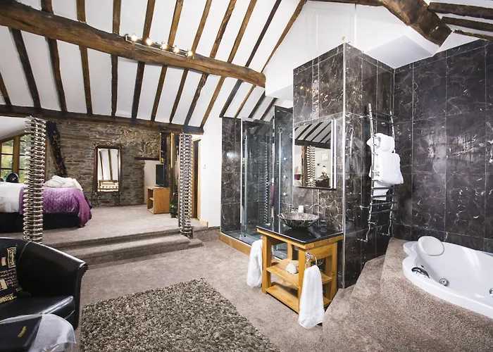 Self Catering Accommodation, Cornerstones, 16Th Century Luxury House Overlooking The River Llangollen, United Kingdom