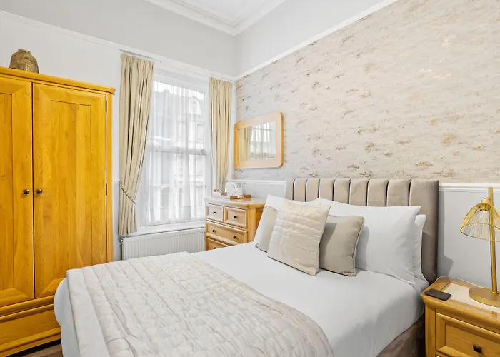 Kethla House Bed & Breakfast Torquay, United Kingdom