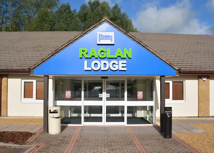 Raglan Lodge