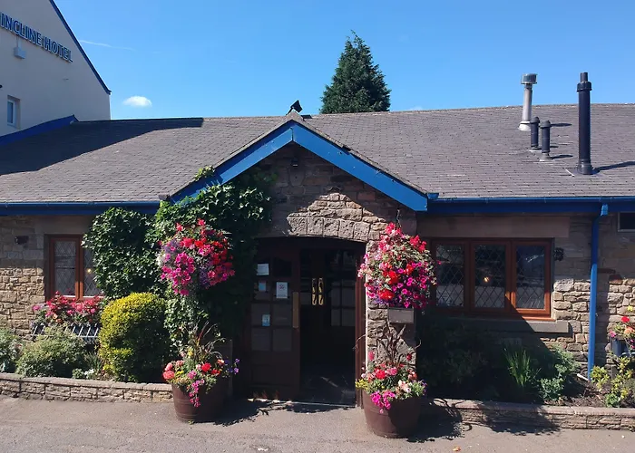 Bowes Incline Hotel