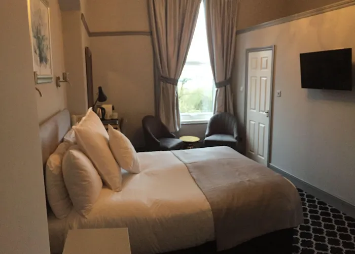 Hillcrest Hotel