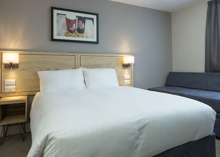 The Raven'S Cliff Lodge By Marston'S Inns Motherwell, United Kingdom
