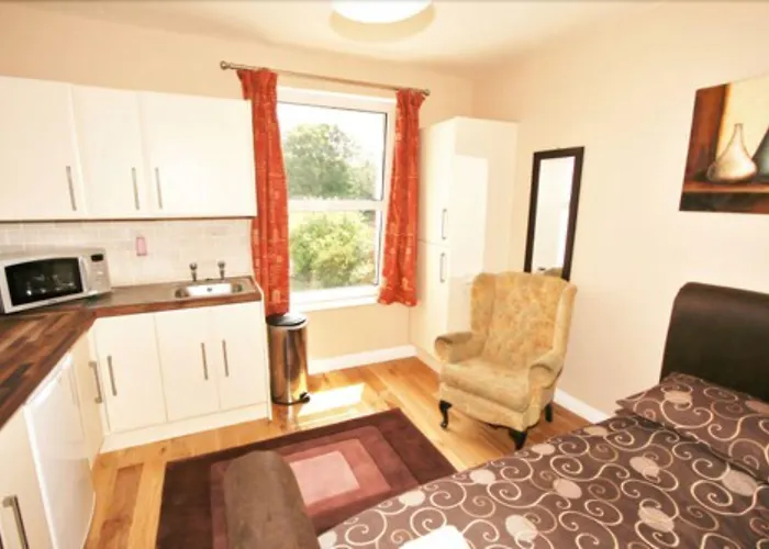 Central Studios Gloucester Road By Roomsbooked - Free Parking Cheltenham, United Kingdom