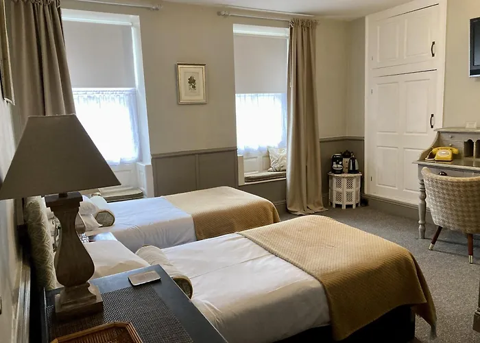 Bridge House Hotel