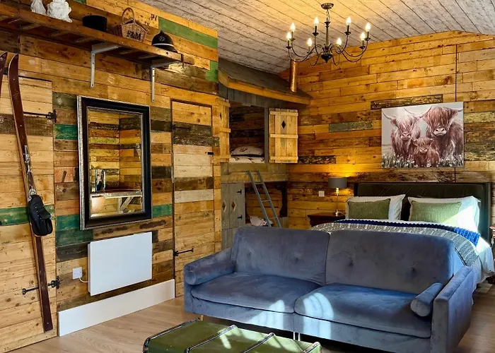 Willow Court Farm-Studio North & Petting Farm, 8 Mins From Legoland & Windsor, 15 Mins From Lapland Uk