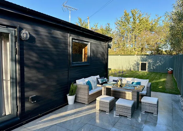 Willow Court Farm-Studio North & Petting Farm, 8 Mins From Legoland & Windsor, 15 Mins From Lapland Uk