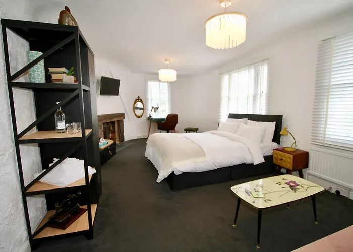 Chequers Inn Battle, United Kingdom
