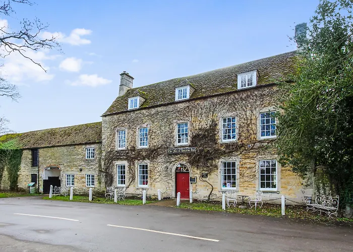 The Fox And Hounds