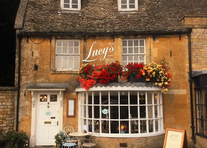 Lucy'S Tearoom B&B