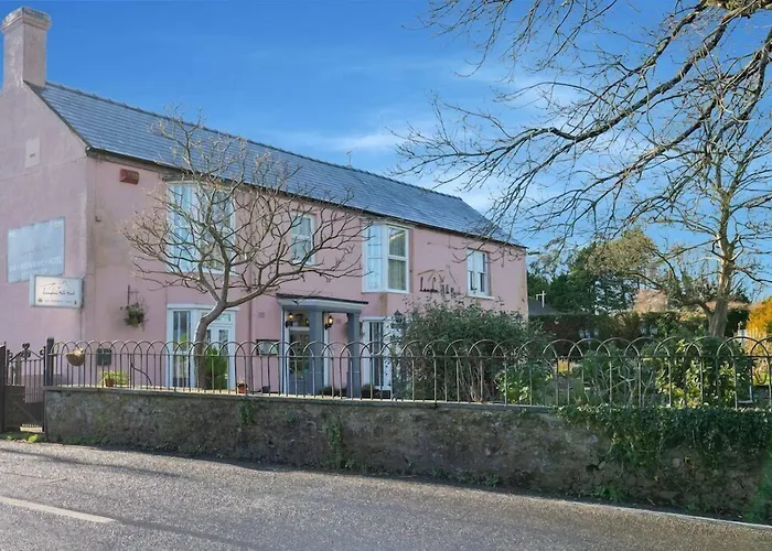 Oyo Lamphey Hall
