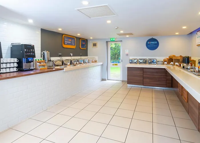 Holiday Inn Express Warwick - Stratford-Upon-Avon By Ihg, United Kingdom