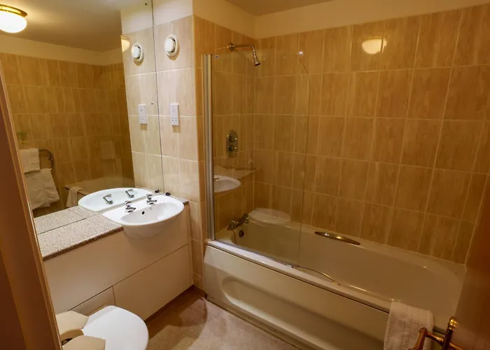 Arden Hotel And Leisure Club
