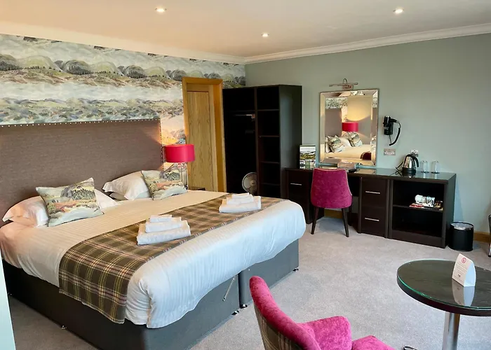 Clan Macduff Hotel