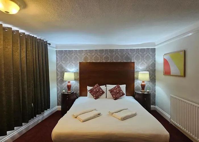 The Rose And Crown Hotel