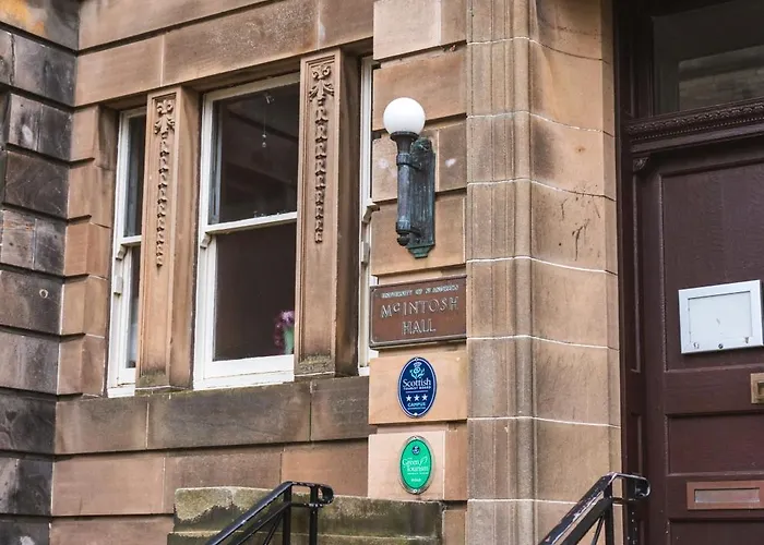 Mcintosh Hall - Campus Accommodation