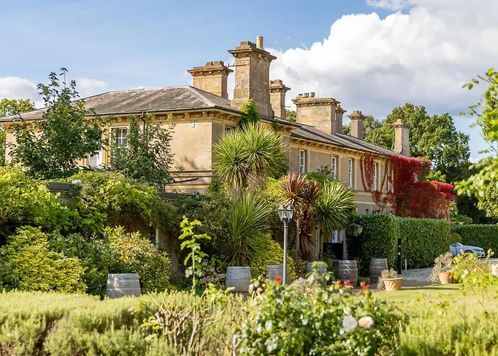 Albert Cottage Hotel