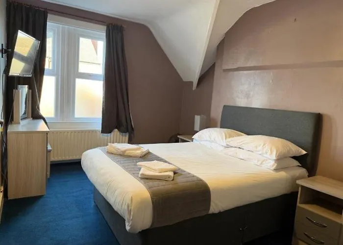 The Avenue Hotel